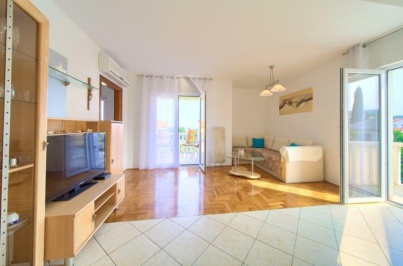 Apartman Adria Malinska Exterior foto